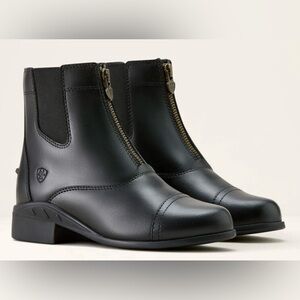 NWT- Ariat Kids' Scout Black Leather Zip Paddock Boot 10015198- size 2M